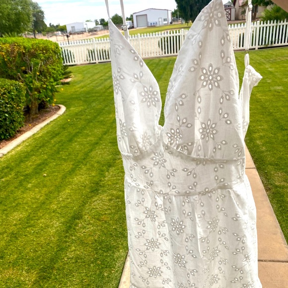 White summer dress - Picture 1 of 2
